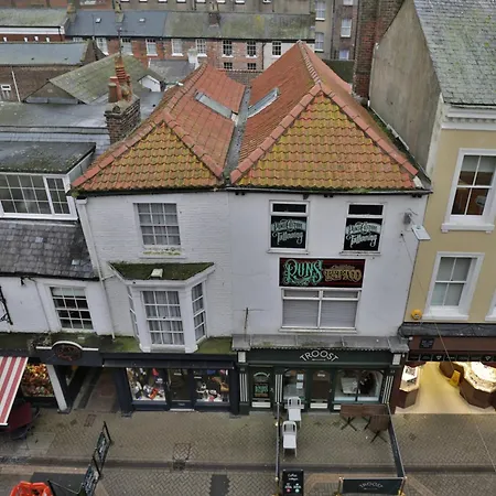 Flat 8 - For 4 In Town Centre